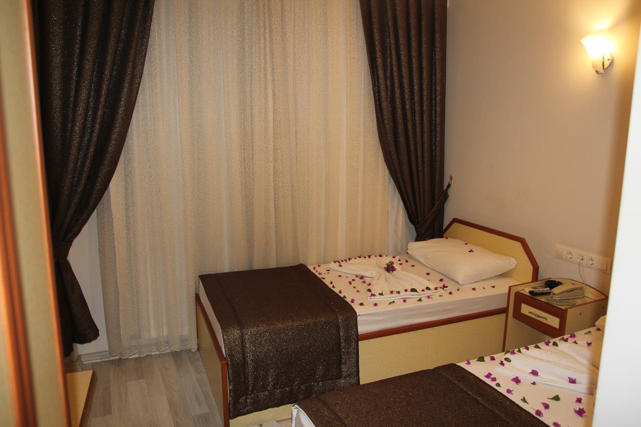 Dostlar Hotel メルスィン エクステリア 写真